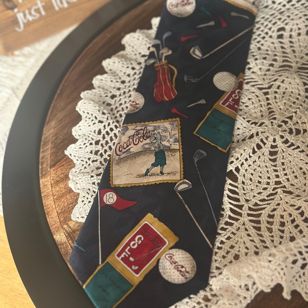 3/$10 Vintage Coca Cola Themed Men's Tie - Multicolor